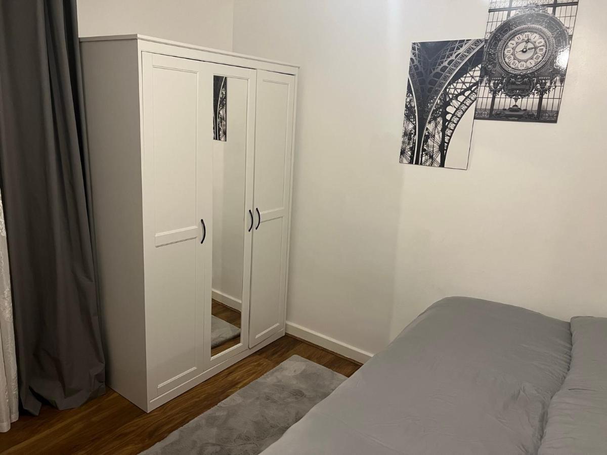 Accu Care Apartment Лондон Экстерьер фото