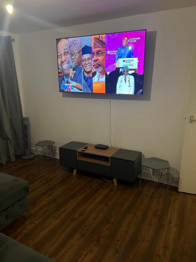 Accu Care Apartment Лондон Экстерьер фото