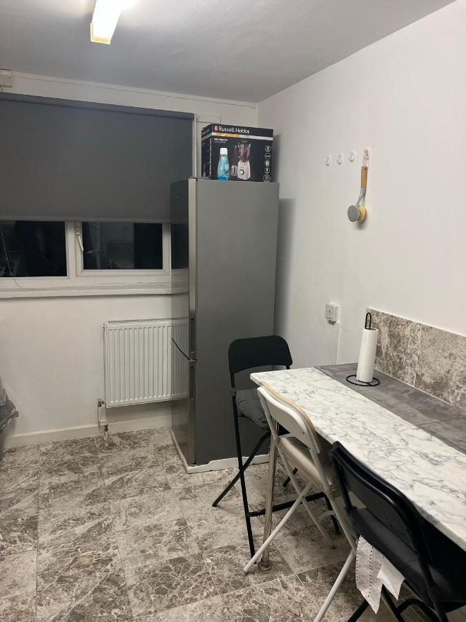 Accu Care Apartment Лондон Экстерьер фото